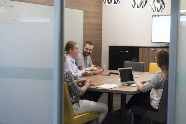 Equipe de negócios de inicialização na reunião — Fotografia de Stock