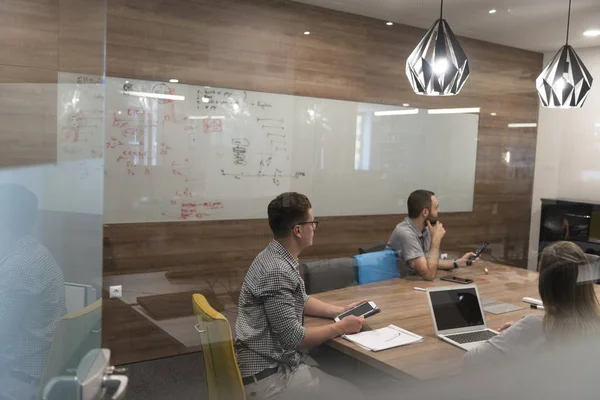 Equipe de negócios de inicialização na reunião — Fotografia de Stock