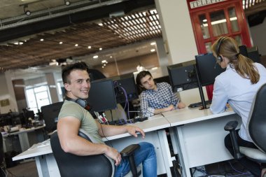 modern ofisindeki getting sosyal, insanlar 