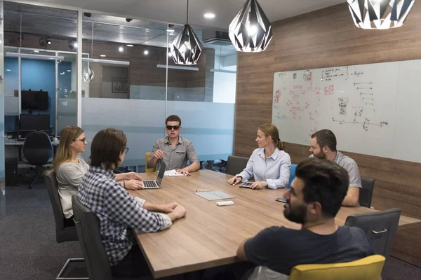 Equipe de negócios de inicialização na reunião — Fotografia de Stock