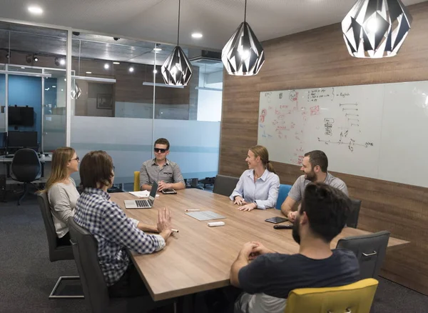Startup equipo de negocios en la reunión — Foto de Stock