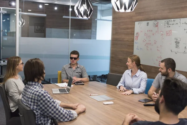 Startup equipo de negocios en la reunión — Foto de Stock