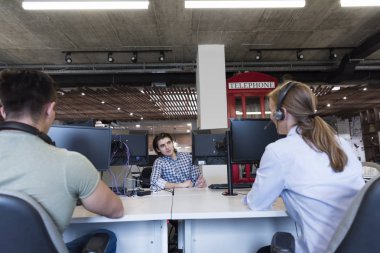 getting sosyal, insanlar modern ofis işyeri 