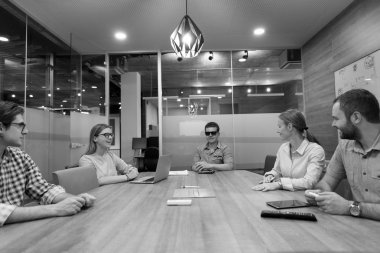 Girişim ekibi toplantıda