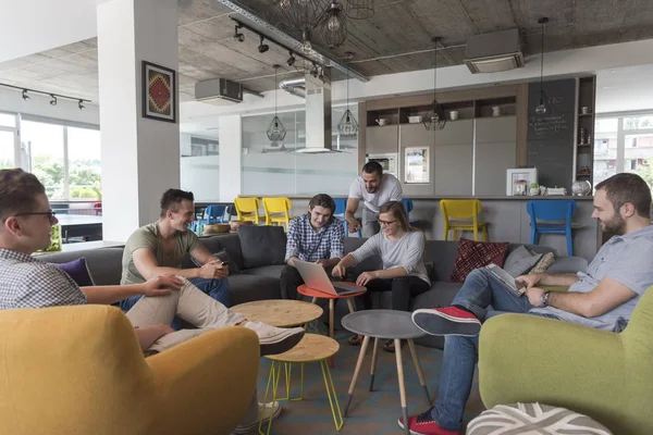 Reunião de equipe e brainstorming — Fotografia de Stock