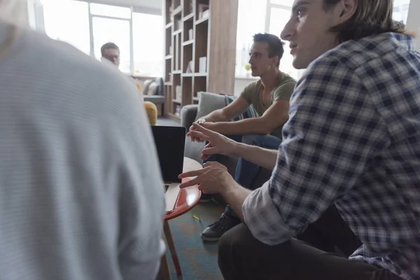 Reunião de equipe e brainstorming — Fotografia de Stock