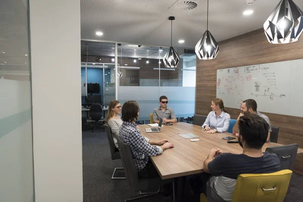 Equipe de negócios de inicialização na reunião — Fotografia de Stock