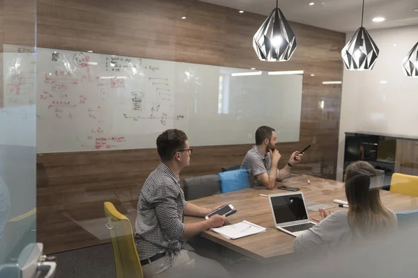 Startup equipo de negocios en la reunión — Foto de Stock