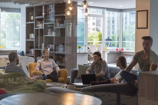 Lagmöte och brainstorming — Stockfoto