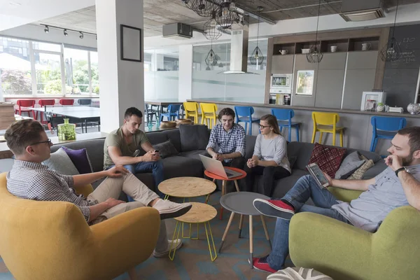 Reunião de equipe e brainstorming — Fotografia de Stock