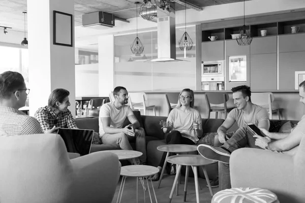 Reunião de equipe e brainstorming — Fotografia de Stock