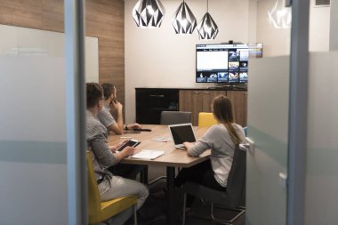 Girişim ekibi toplantıda