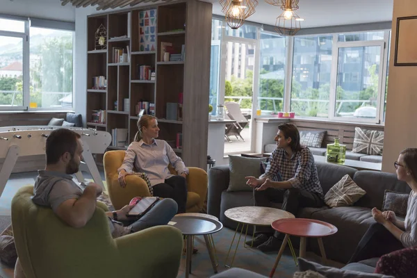 Lagmöte och brainstorming — Stockfoto