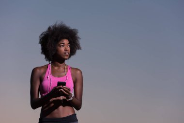 doğa genç Afro-Amerikan kadın