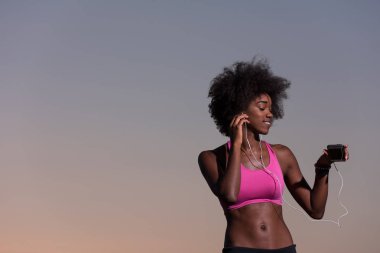 doğa genç Afro-Amerikan kadın