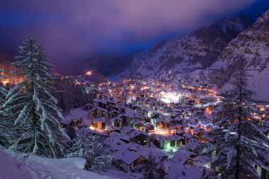 zermatt üzerinde hava görünümünü Vadisi ve matterhorn tepe