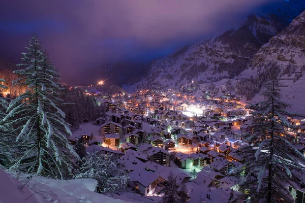 Luftaufnahme von Zermatt und Matterhorn — Stockfoto