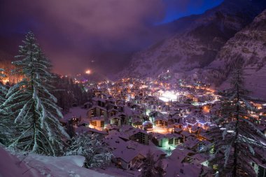 zermatt üzerinde hava görünümünü Vadisi ve matterhorn tepe