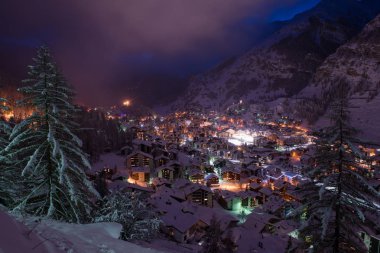 zermatt üzerinde hava görünümünü Vadisi ve matterhorn tepe