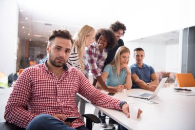 Genç gayrı işadamı portresi