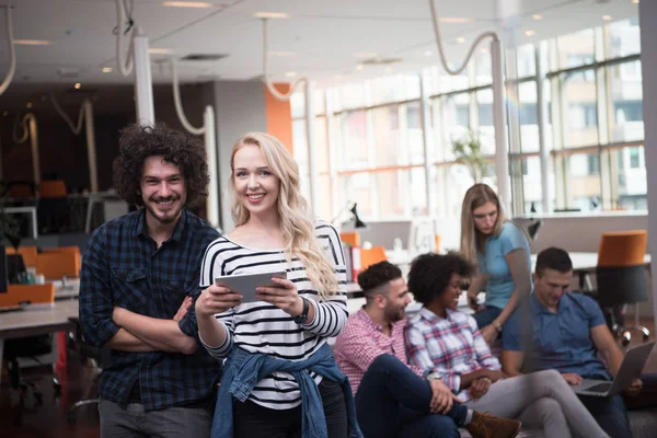 Equipo empresarial multiétnico de startups en la reunión — Foto de Stock