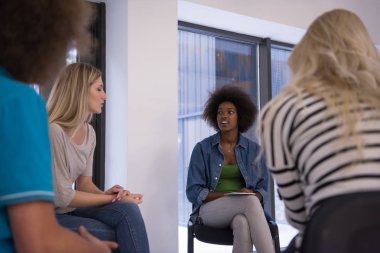 Çok ırklı bir girişim ekibi toplandı