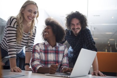 Çok ırklı bir girişim ekibi toplandı