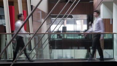  iki işadamı el sıkışma ile ortaklık kavramı 