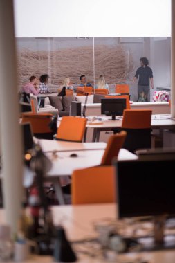 Çok ırklı bir girişim ekibi toplandı