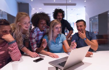 Çok ırklı bir girişim ekibi toplandı