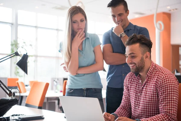 Group of young people employee workers with computer — Stock Photo, Image