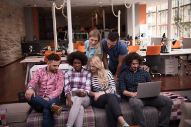 Çok ırklı bir girişim ekibi toplandı