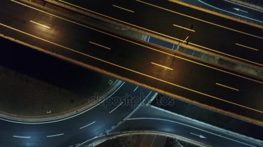 Boş otoyolun havadan görüntüsü 