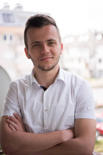 Man standing at balcony — Stock Photo, Image