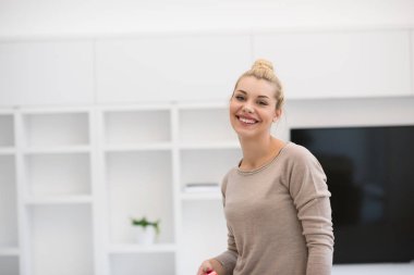 iki parti şapkaları ıslık içinde üfleme sonra