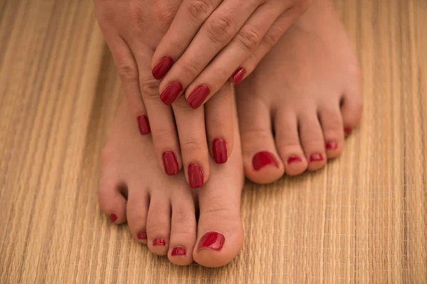 Ženské nohy a ruce na spa salon — Stock fotografie