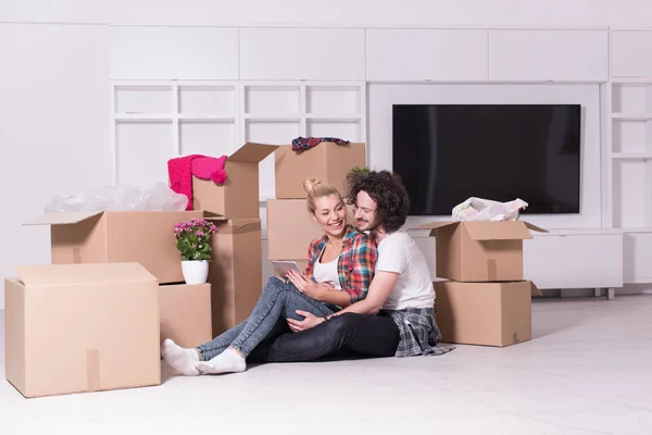 Entspannung im neuen Haus — Stockfoto