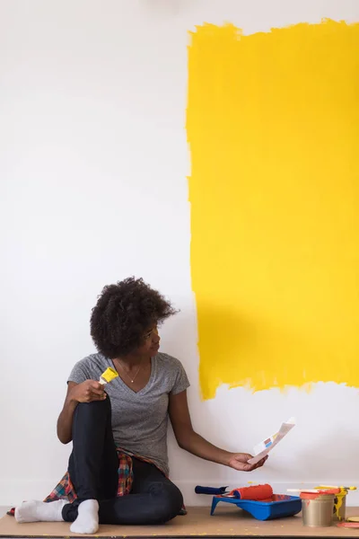 アフリカ系アメリカ人女性画家 — ストック写真