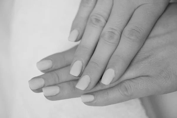 Žena prsty s nehty — Stock fotografie