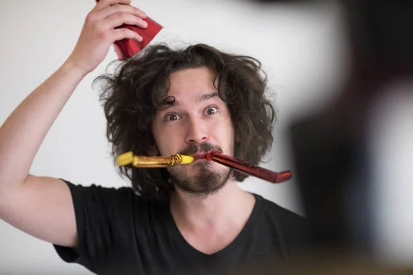 Retrato del hombre en sombrero de fiesta —  Fotos de Stock