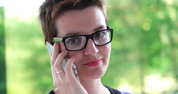 Elegant Woman Using Mobile Phone — Stock Photo, Image