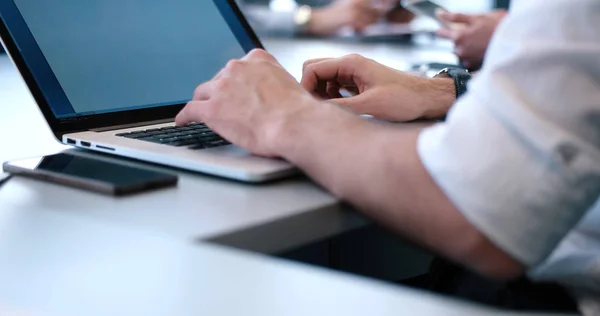 Zakenmensen Die Vergaderen Helder Kantoor Plannen Maken Voor Het Bedrijfsleven — Stockfoto