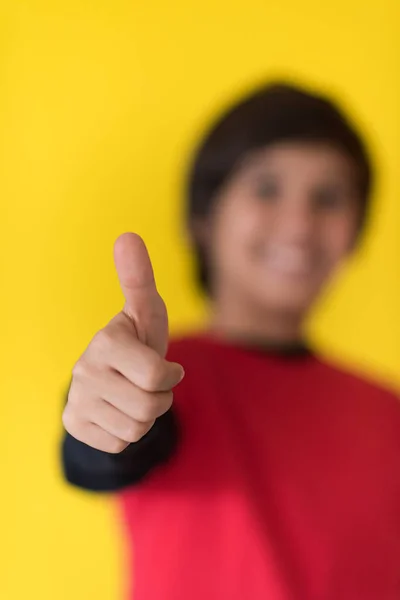 Porträt eines glücklichen Jungen — Stockfoto