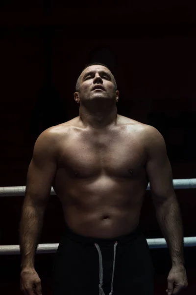 Retrato de kickboxer profissional muscular — Fotografia de Stock
