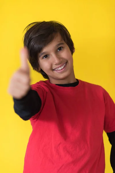 Retrato de un joven feliz —  Fotos de Stock