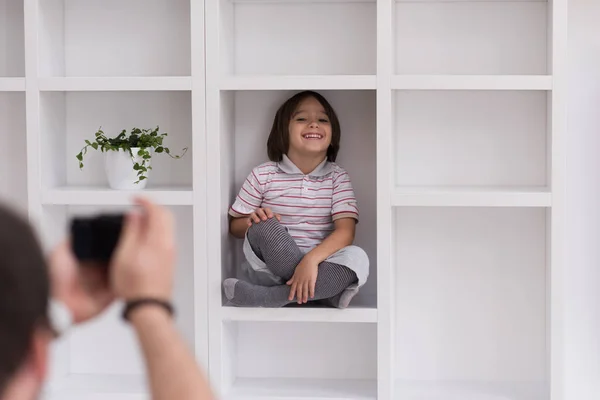 Fotoripresa con modello bambino — Foto Stock