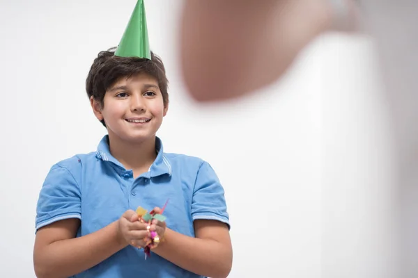 Niño Feliz Celebrando Fiesta Con Confeti — Foto de Stock