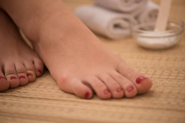 Female feet at spa salon — Stock Photo, Image