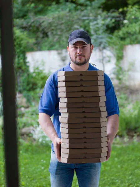 Pizza bezorger man — Stockfoto