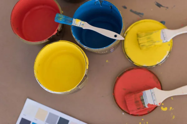 Färg hinkar för målning — Stockfoto
